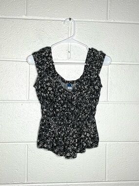 < Old Navy Floral Pattern Ruffled Babydoll Top Size Medium >